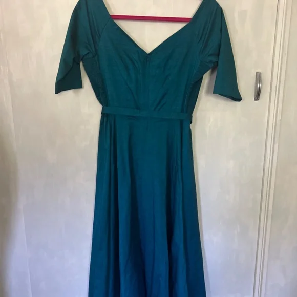 Gorgeous semi formal raw silk dress - Picture 4 of 16
